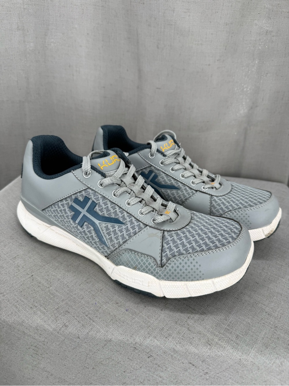 Kuru Quantum 2.0 mens Size 8.5 Medium Gray Athletic Running Shoes Sneakers